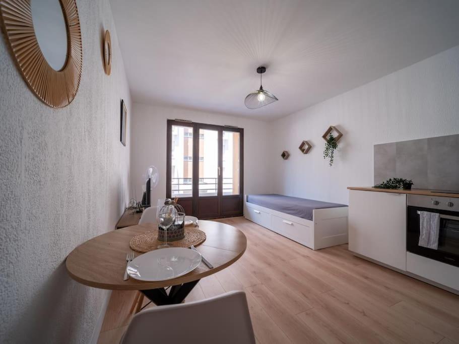 Equipe Balcon A 5min De La Gare St Charles Apartment